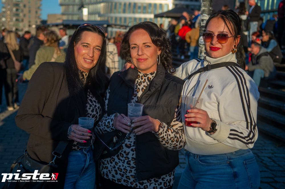 After Work Lounge: Tanz in den Mai