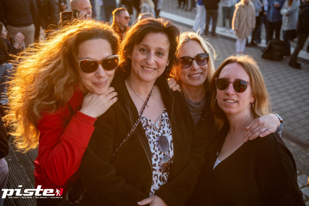 After Work Lounge: Tanz in den Mai