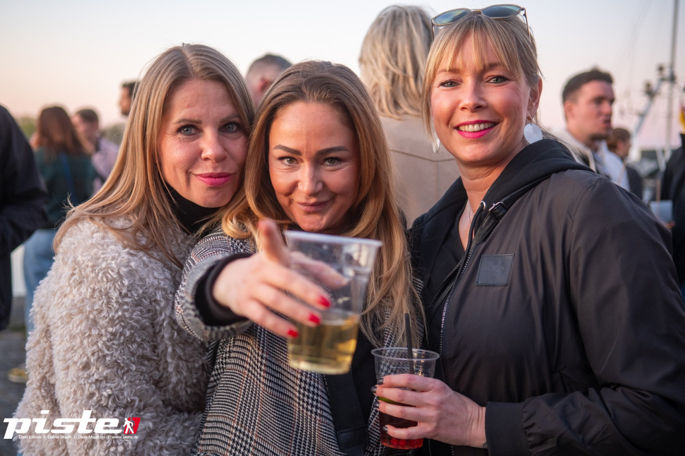 After Work Lounge: Tanz in den Mai
