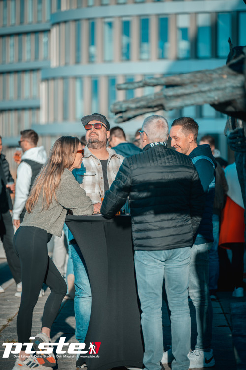 After Work Lounge: Tanz in den Mai Galerie 2