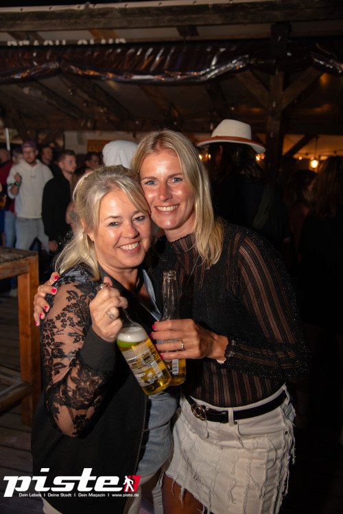 Beach Party Tragedie Night