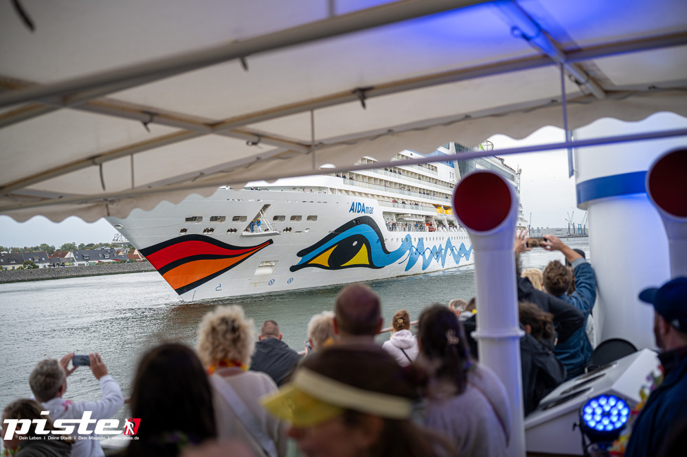 Cruise Sail