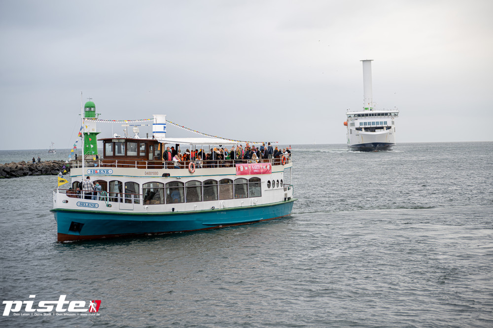 Cruise Sail