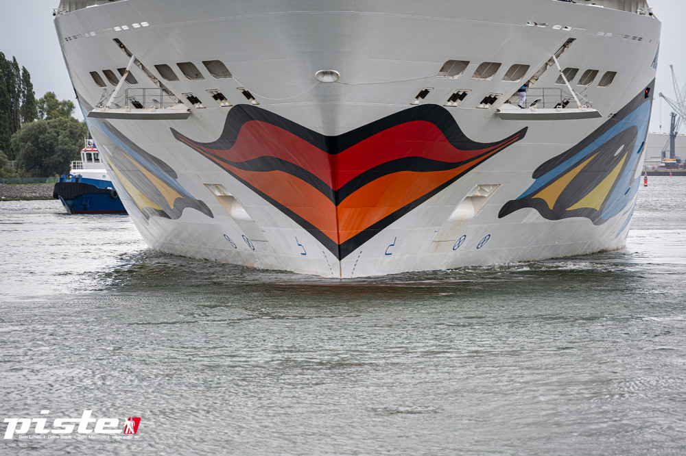 Cruise Sail