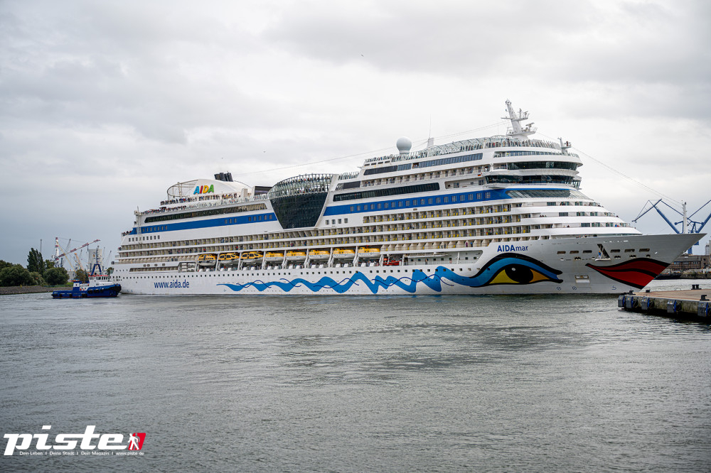 Cruise Sail