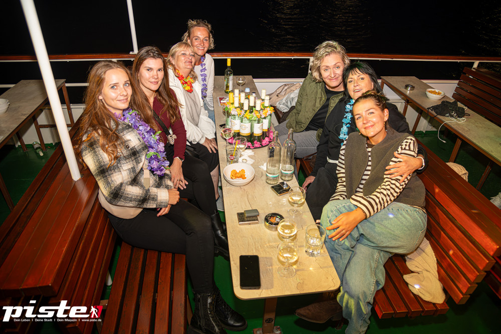 Cruise Sail
