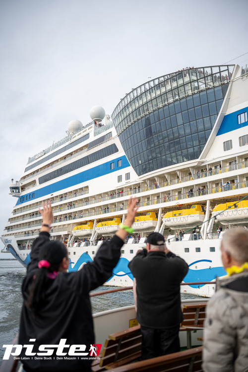 Cruise Sail