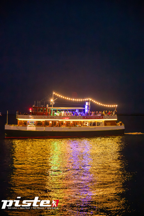 Cruise Sail