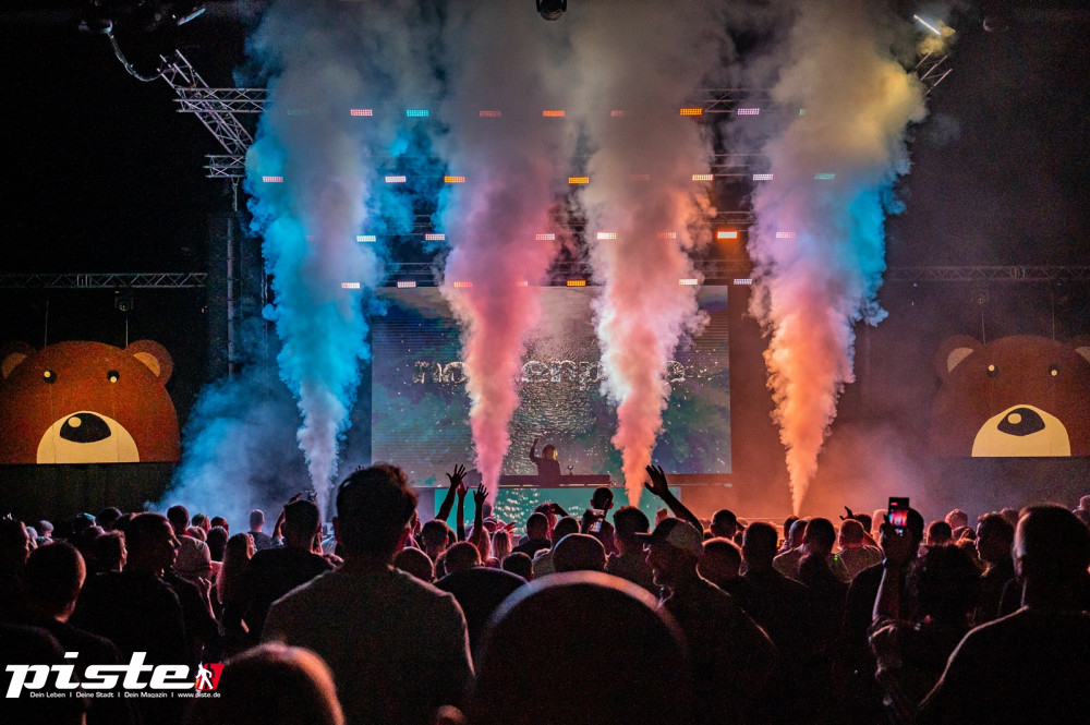 Und drinnen tanzt der Bär