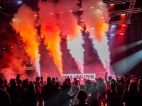Und drinnen tanzt der Bär