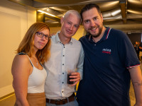 Und drinnen tanzt der Bär