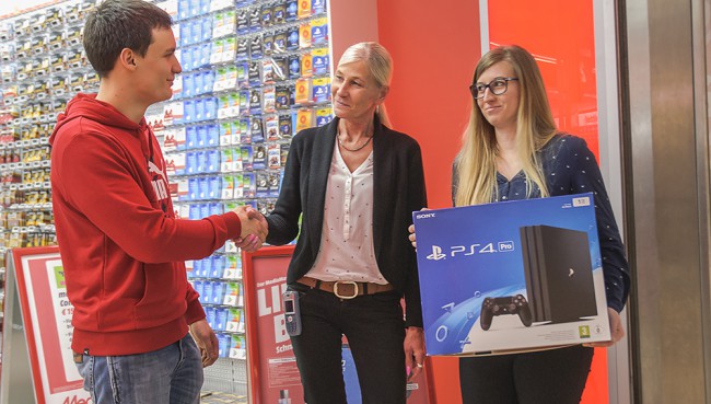 Eine Playstation zum Valentinstag - And the winner is...