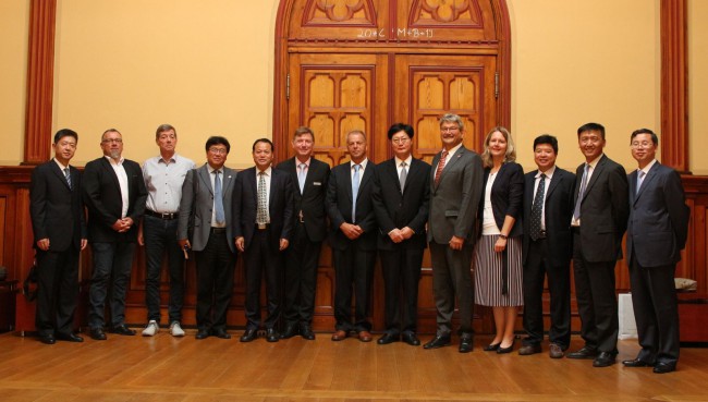Chinesische Delegation im Stralsunder Rathaus