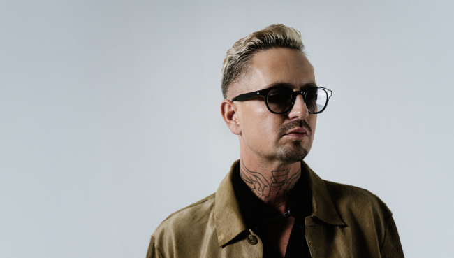 Weltstar Robin Schulz kommt zu „Stars am Strand“ 2026 