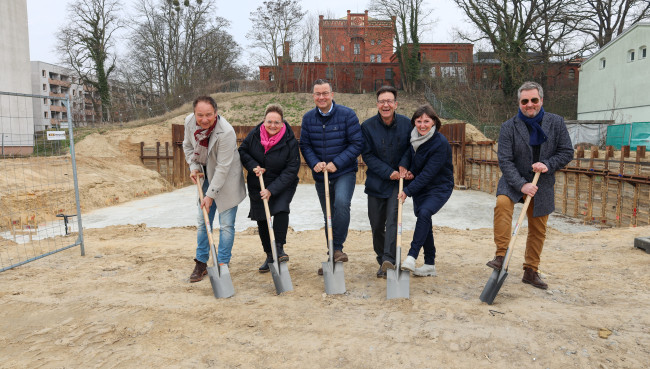 Spatenstich am Slüterufer: Start für neues Hotel mit 130 Zimmern in Schwerin