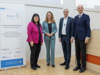 Ministerin Martin beim Sonderforschungsbereich