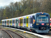 Jubiläumszug der S-Bahn Hamburg im Miniatur Wunderland-Stil