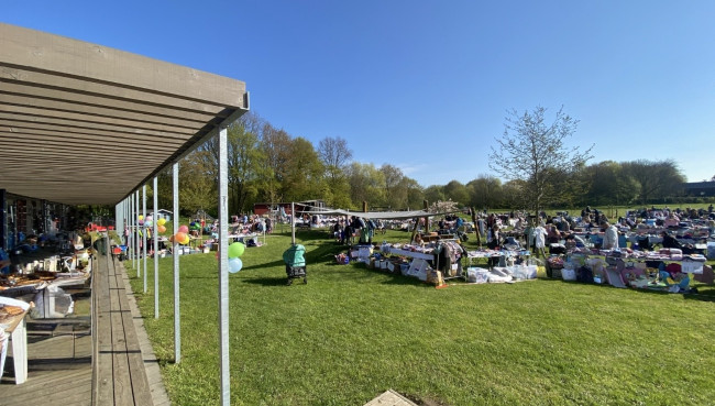 Großer Kinderflohmarkt unter freiem Himmel in Travemünde