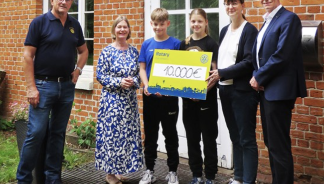 Rotary Club Schwerin spendet 10.000 Euro für die SOZIUS Kinder- & Jugendhilfe