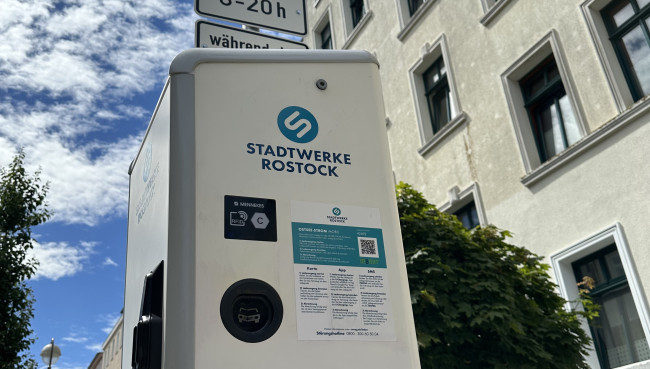 Testphase für Nachtladen von E-Fahrzeugen startet