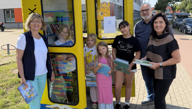 Erste Kinderbücher-Tauschbox in Schwerin eröffnet