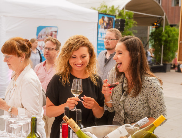 Neues Stadtteilfest am Überseeboulevard