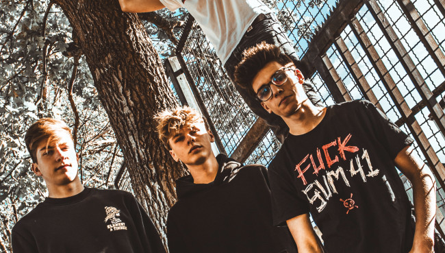 CHAPTER X kündigen erste Live-EP „Fucking Raw“ an