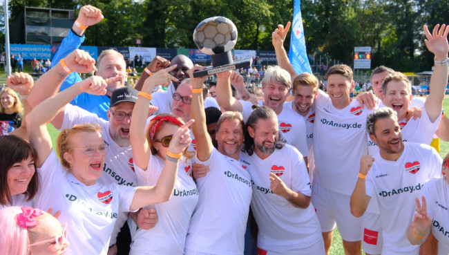 Kicken mit Herz: Erneuter Spendenrekord!