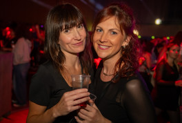 Und drinnen tanzt der Bär Galerie 1